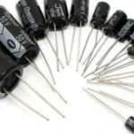 ELCO AXIAL 22F / 25V