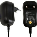 COMPACT SWITCHING POWER SUPPLY WITH 7 SELECTABLE OUTPUTS : 3 TO 12VDC 1000 mA - 12W