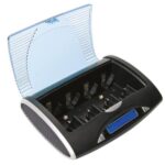 ΦΟΡΤΙΣΤΗΣ ΓΙΑ ΜΠΑΡΑΤΑΡΙΕΣ ΑΑΑ, ΑΑ, C, D ΜΕ ΕΞΟΔΟ USB  /  Universal fast charger/discharger, with LCD display, suitable for NiMH AA, AAA, C, D, 9 V batteries, with USB output, microprocessor control, LED indicator during charging, includes adapter