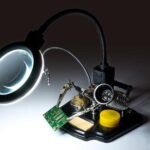Multifunctional third hand with magnifying glass and soldering tools, Ideal for precision work with LED magnifying lamp