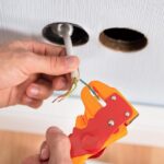 Αυτόματος κόφτης καλωδίων και απογυμνωτής, γρήγορος, ασφαλής και εύκολος στη χρήση   /   Automatic wire cutter and stripper, fast, safe, and easy to use