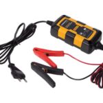 Φορτιστής μπαταρίας,   μπαταρίες μολύβδου-οξέος 12V, με οθόνη LED, για αυτοκίνητο, μοτοσικλέτα, σκούτερ, σκάφος, τροχόσπιτο   /   Battery charger, drip charger, 12V lead-acid batteries, with LED status display, for car, motorbike, scooter, boat, motorhome